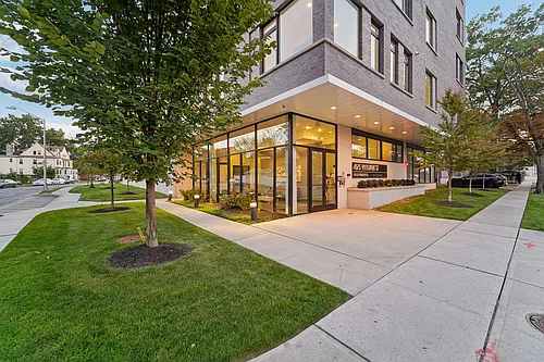 475 William St. Photo 1