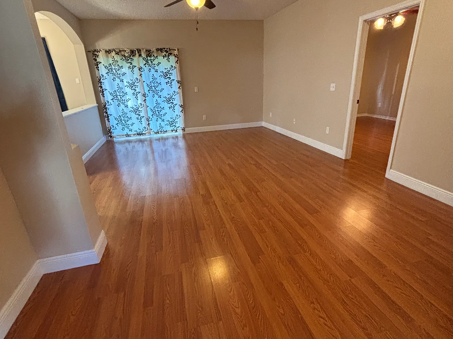 3 bed, 1321 sqft, $2,500 — Photo 4