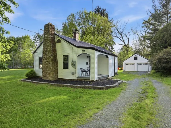 528 Ward Rd, North Tonawanda, NY 14120