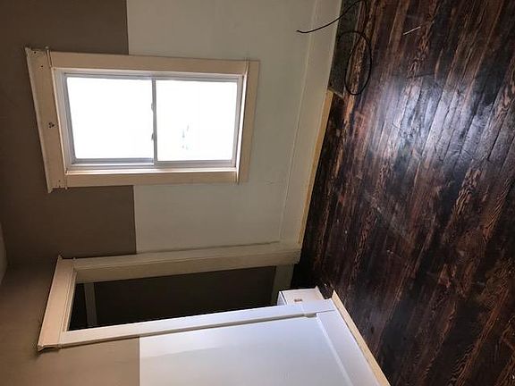 5th image of 3229 Maffett St