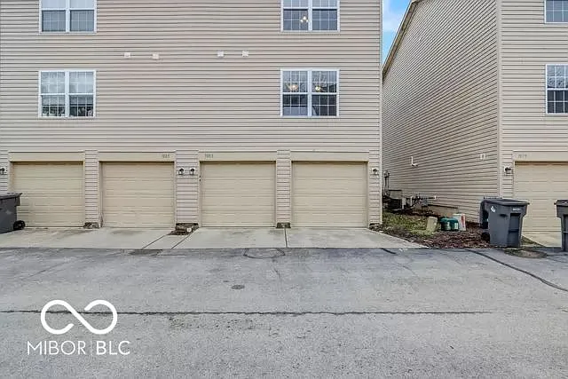 3083 Armory Dr — Photo 35