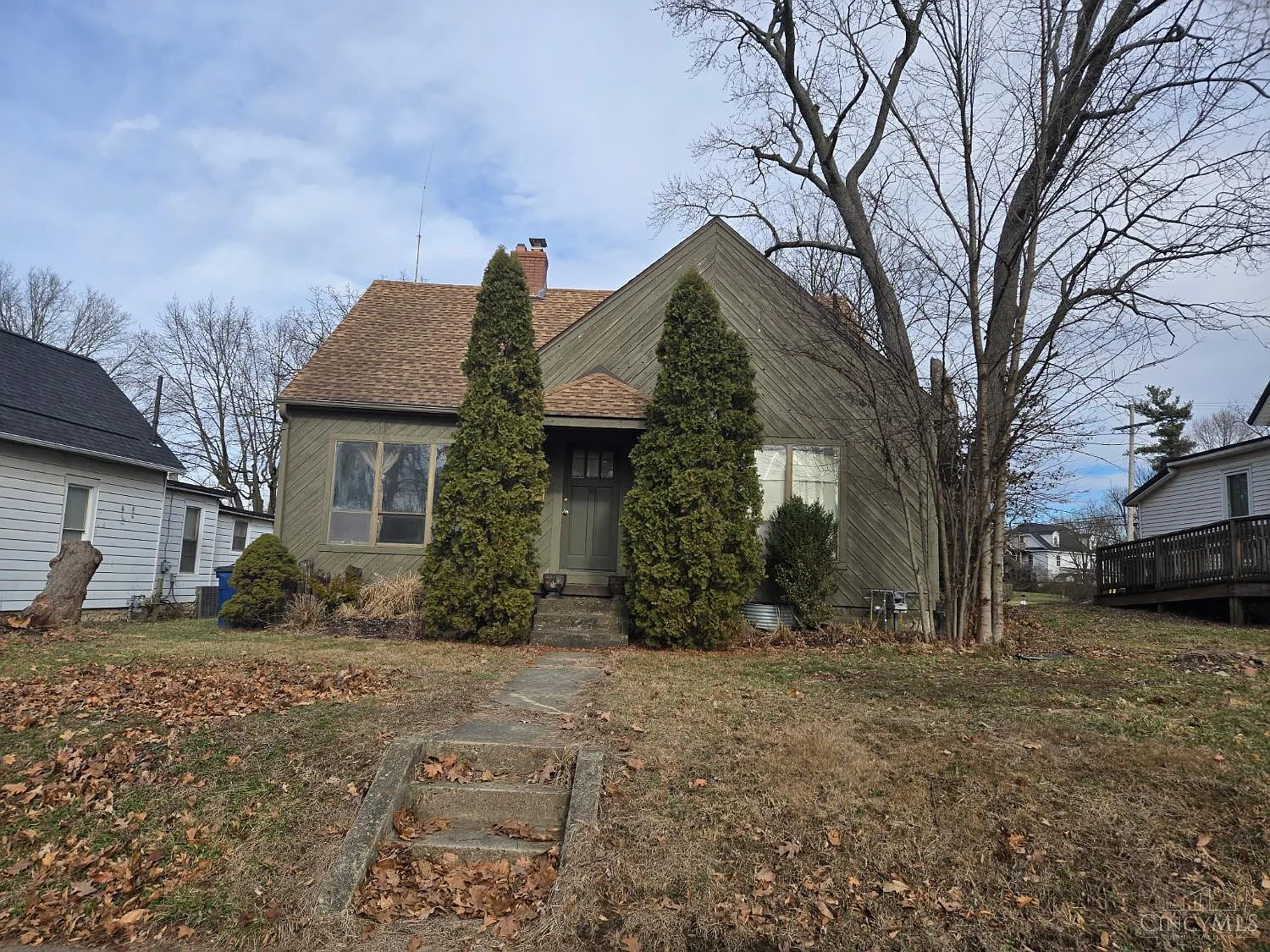 731 Fife Ave photo 1