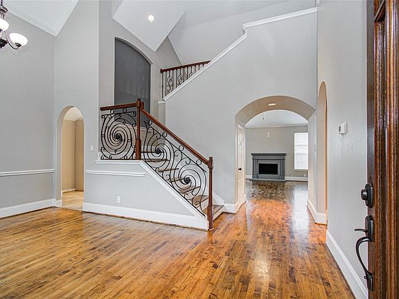 4th image of 6801 Paigetree Ln