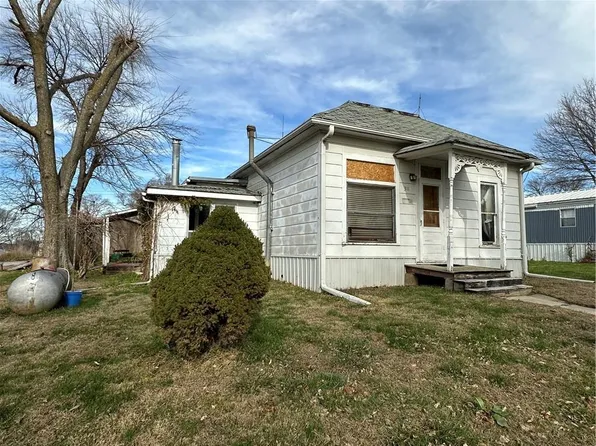 311 W 2nd St, Burlington Junction, MO 64428