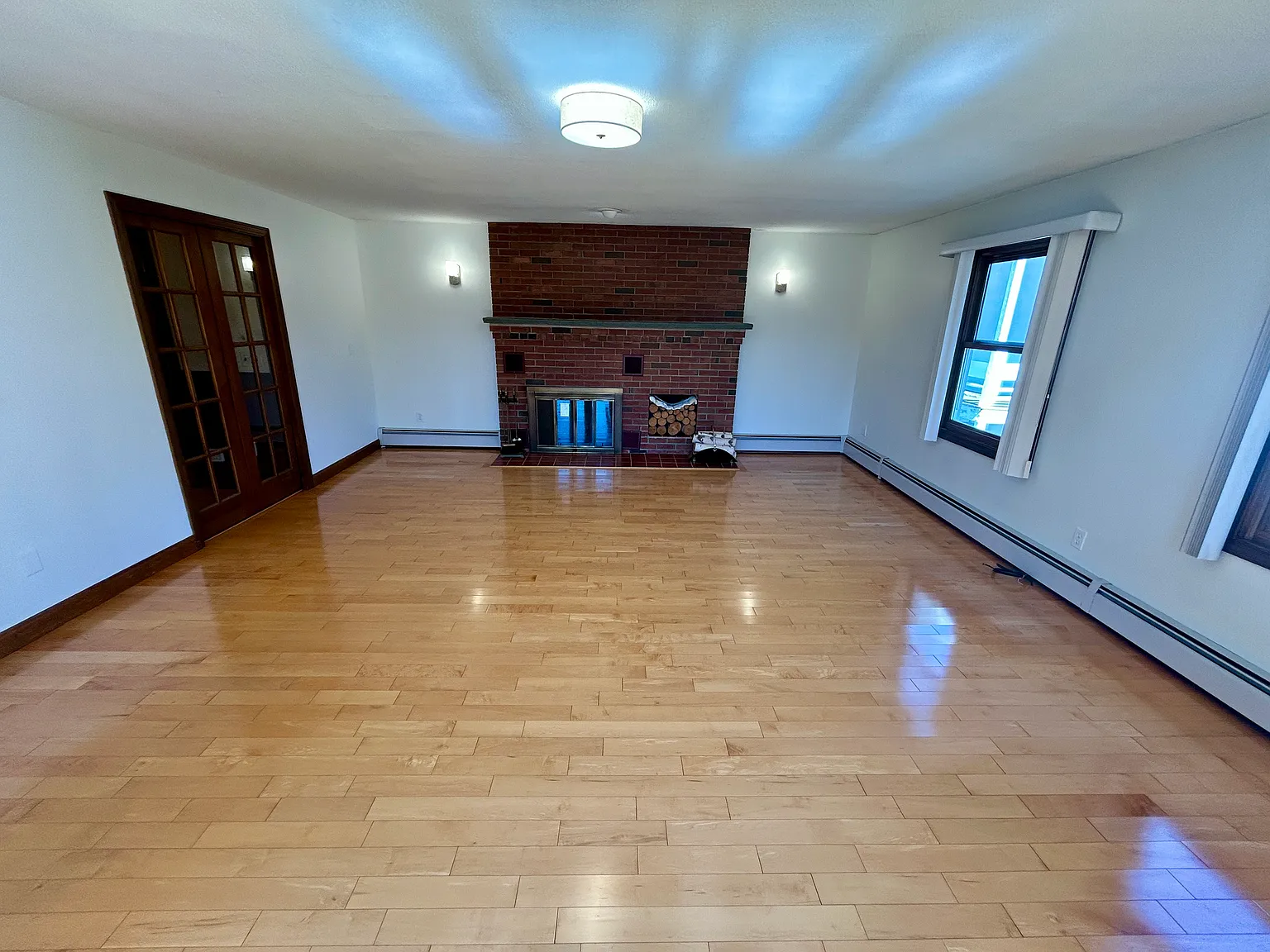 3 bed, 1125 sqft, $3,000 — Photo 2