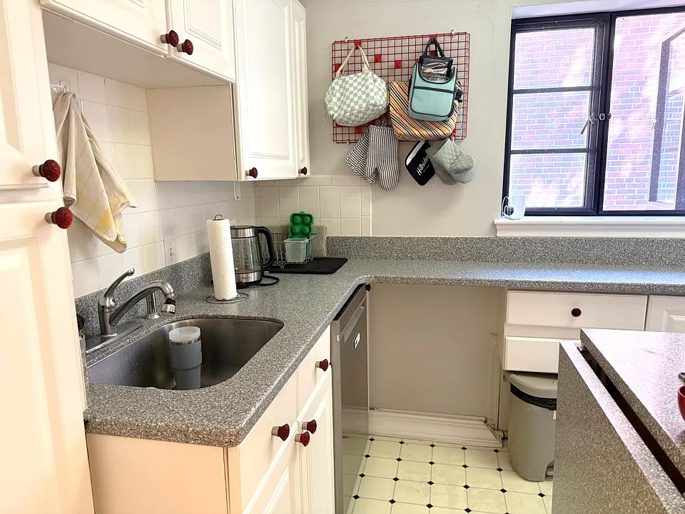 2 bed, 702 sqft, $2,600 — Photo 4