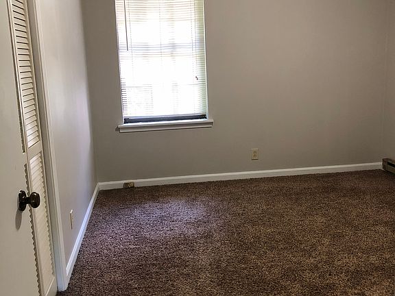 3rd image of 364 Ryder Ave APT A