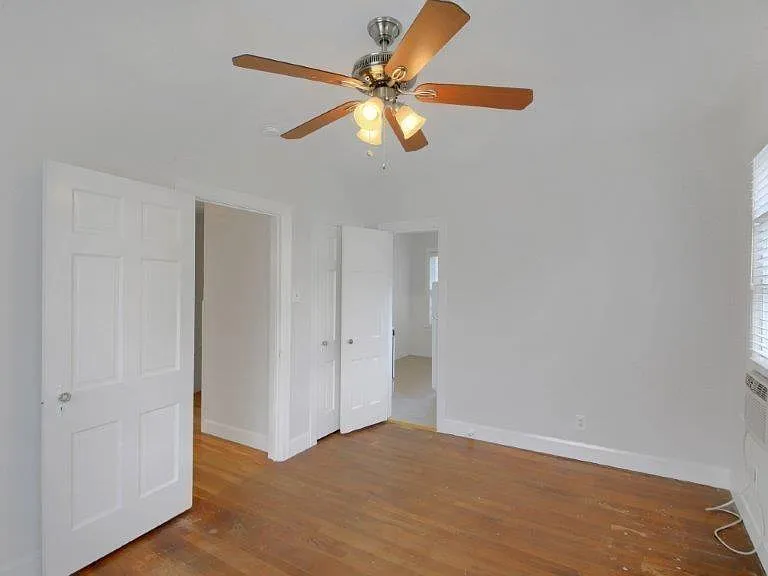 3211 Tom Green St — Photo 6