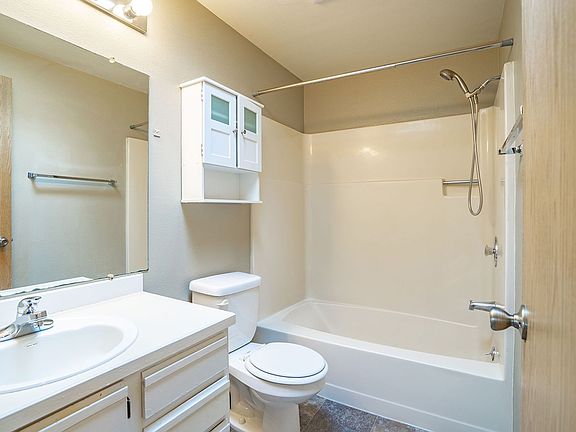 5th image of 201 NW 39th St #307