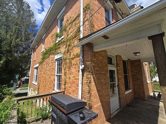 3rd image of 602 Temple St