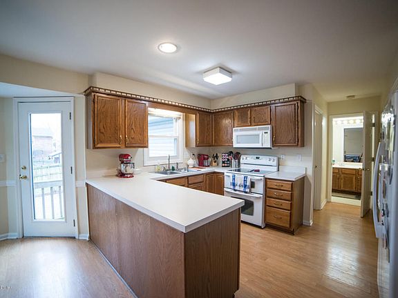 5th image of 12500 Ledges Dr