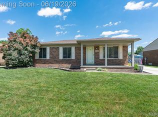 41824 Clayton St, Clinton Township, MI 48038