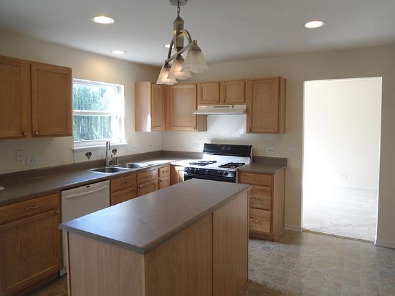 4th image of 42 Briarwood Dr