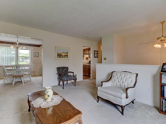 5th image of 1920 Cambridge Dr