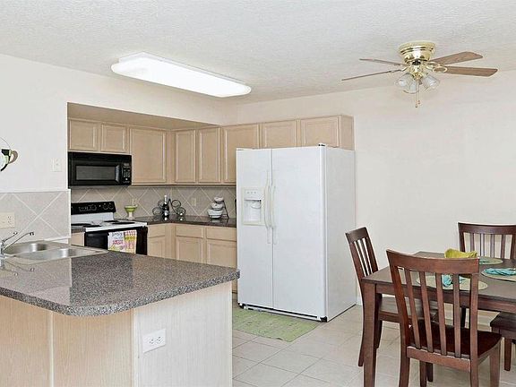 5th image of 3696 Arbor Dr APT 4