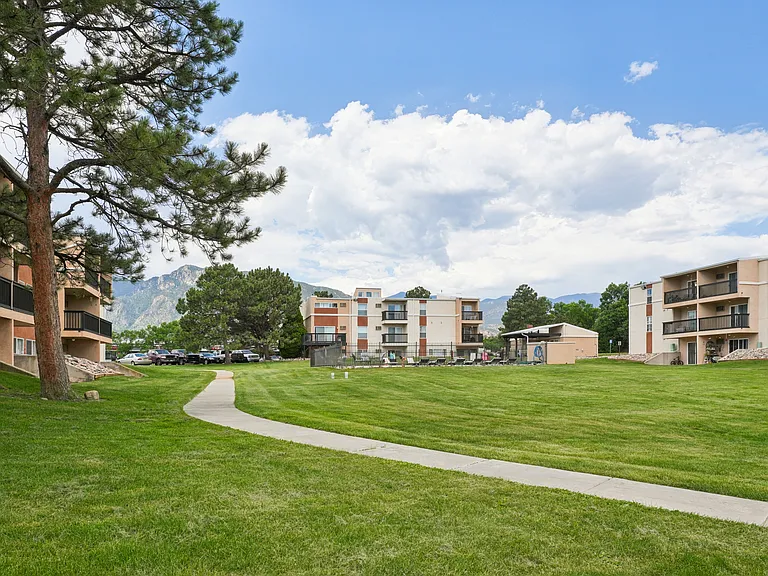 Broadmoor Springs — Photo 19