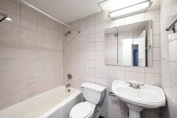 Rented by R New York | media 41