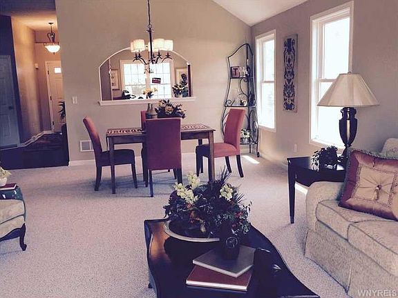 5th image of 110 Blossom Wood Ln