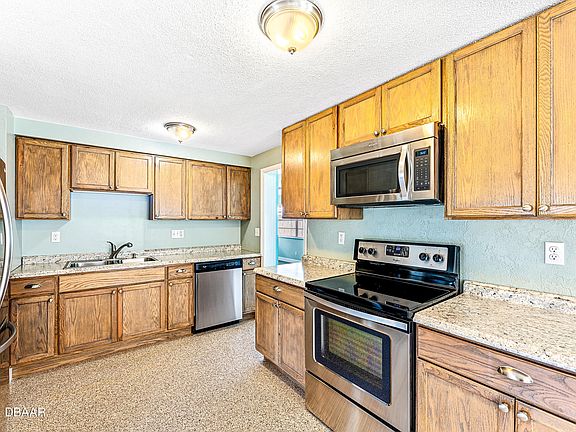 4th image of 831 E 13th Ave