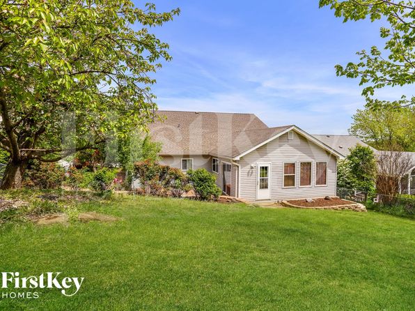 650 Silver Maple Dr, Fenton, MO 63026
