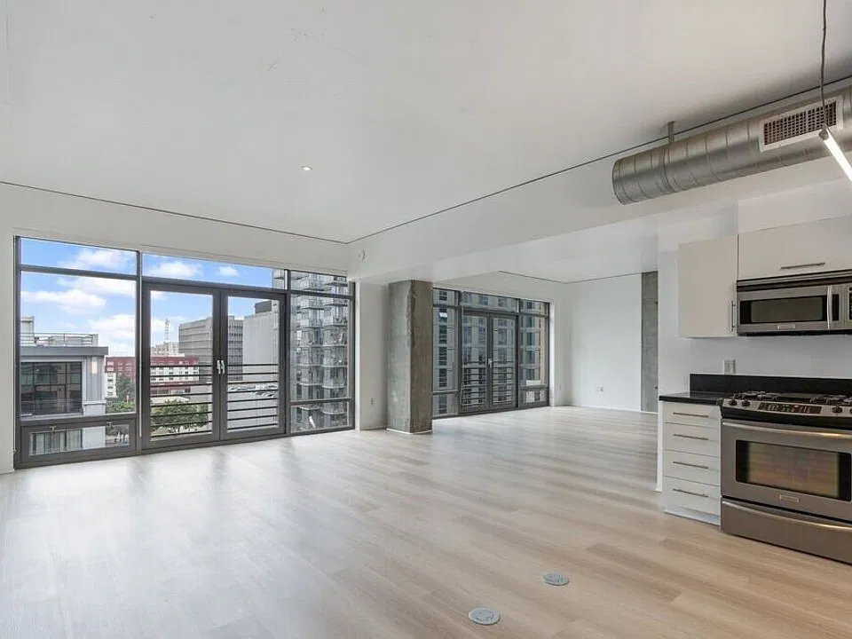 1111 S Grand Ave #915