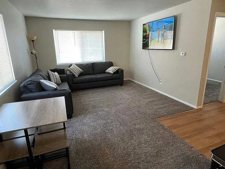 1179 Cree Dr #1 — Photo 5