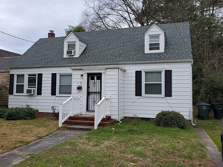 5905 Hampton Blvd — Photo 1