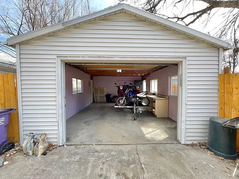 313 S Hudson St — Photo 22