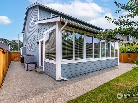 3rd image of 8010 45th Avenue SW