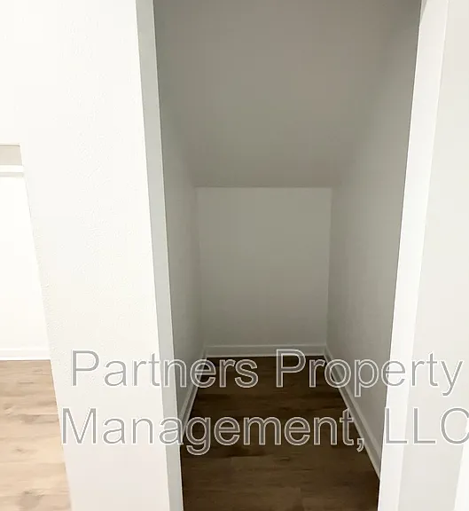 537 S Neon Ave — Photo 10