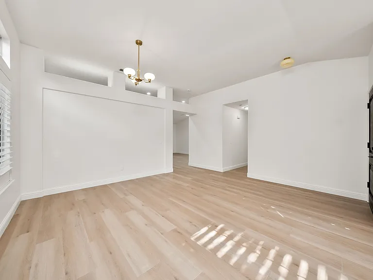 302 Carlina Ct — Photo 7