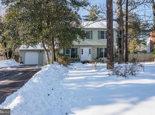 12 Friar Tuck Dr, Medford, NJ 08055