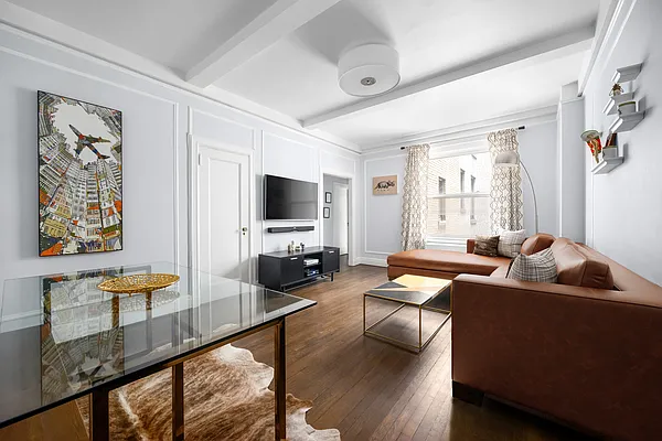 Sold by Compass | media 17