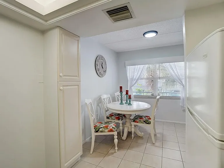 11720 Park Blvd #302-C — Photo 16