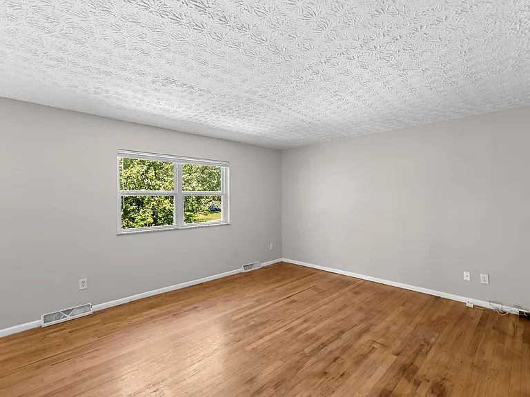 6406 Dalewood Rd — Photo 3