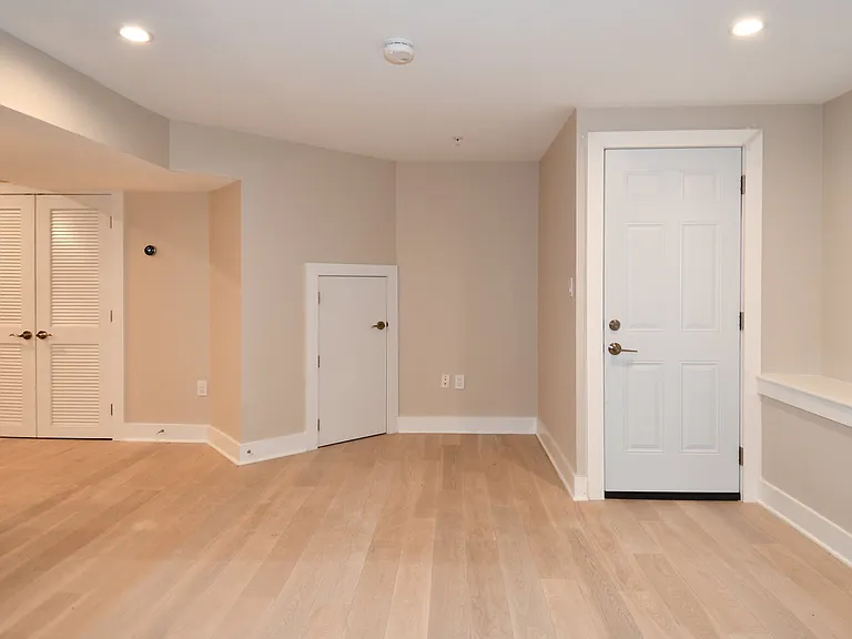 901 Lawrence St NE #B — Photo 10