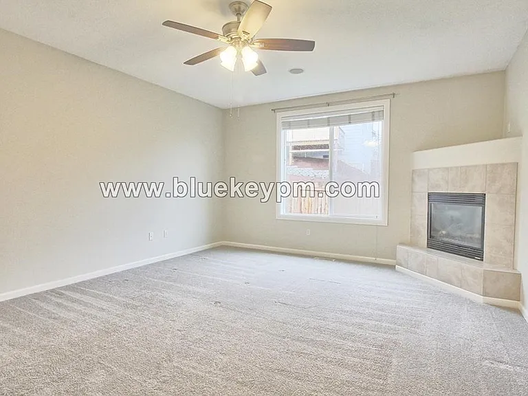 907 N 9th Way — Photo 8