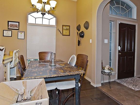 4th image of 1401 Zanna Grace Way