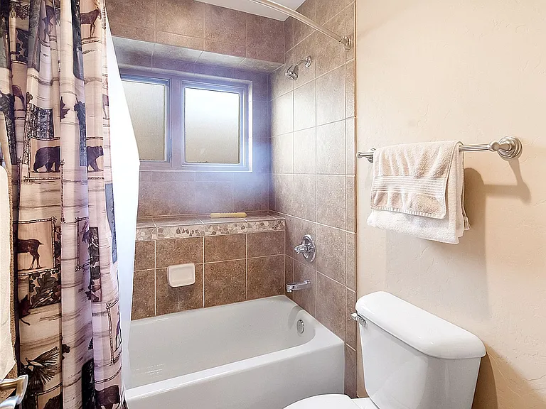 44 Linden Ln — Photo 32
