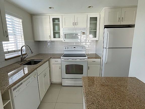 4th image of 4141 Nautilus Dr APT 8J