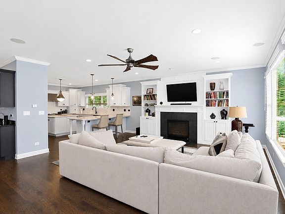 4th image of 1248 Lake Shore Dr