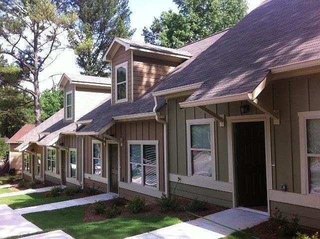 6 year old 4 plex town house