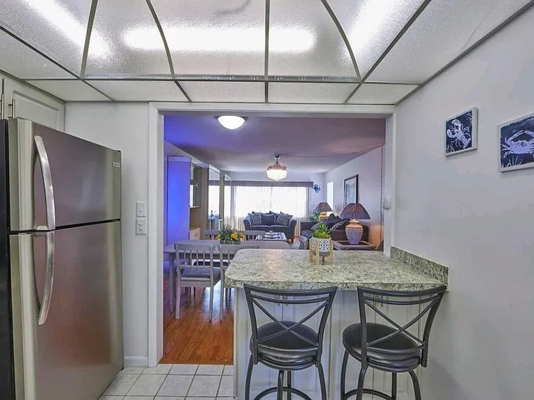 4550 Cove Cir #808 — Photo 4