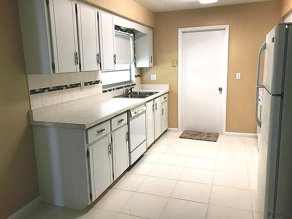 3rd image of 46 Fischer Ln