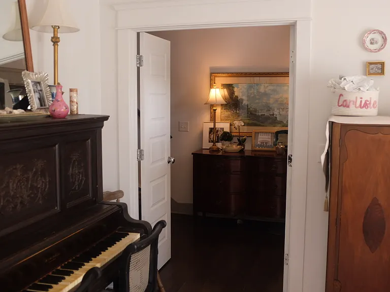 622B Annex Ave #B — Photo 3