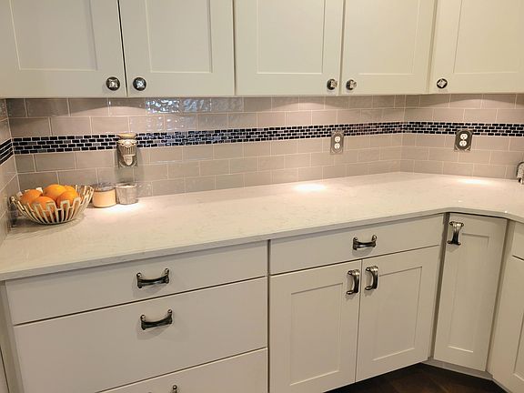 5th image of 3615 Lakeshore Dr