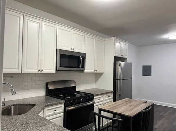 Amitville Flats, 216-222 Broadway #4, Amityville, NY 11701