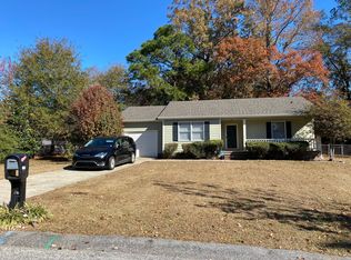 6805 Leeds Ct, Fayetteville, NC 28304