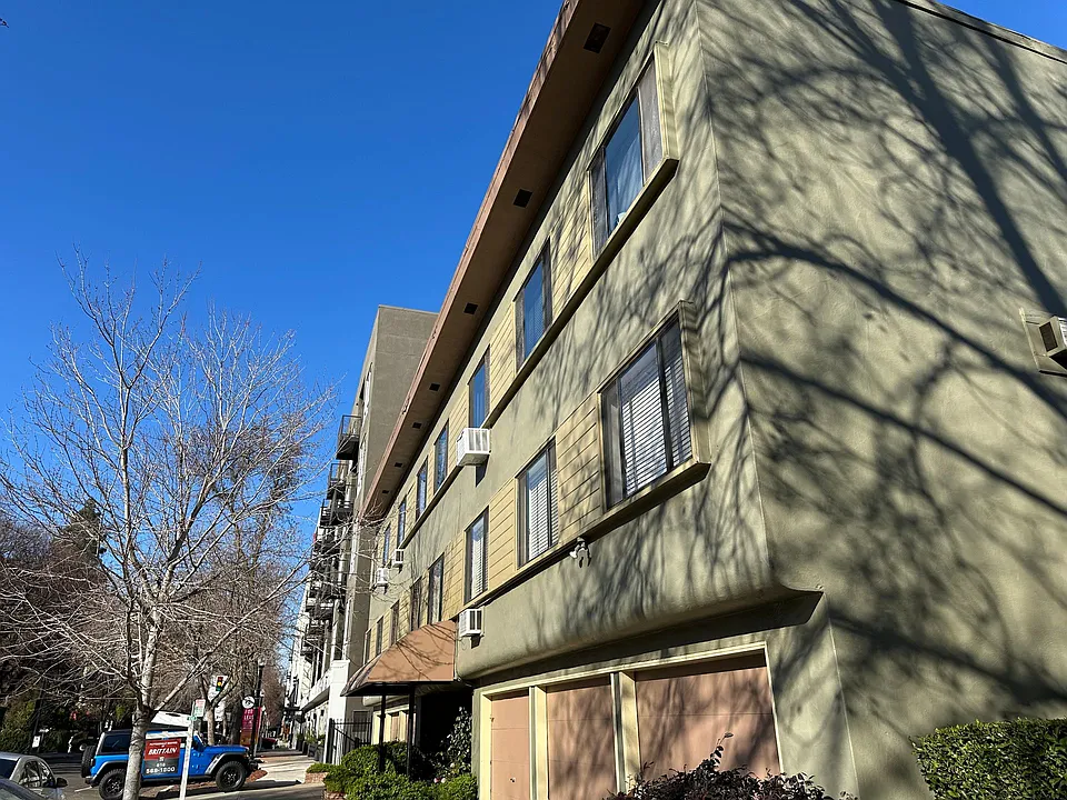 Building Photo 3