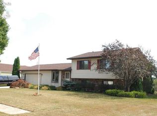 146 W Thompson Dr, Clyde, OH 43410